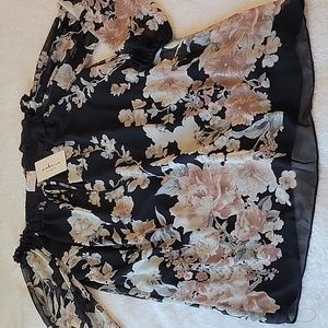 NWT Embrace size M Black Floral Blouse